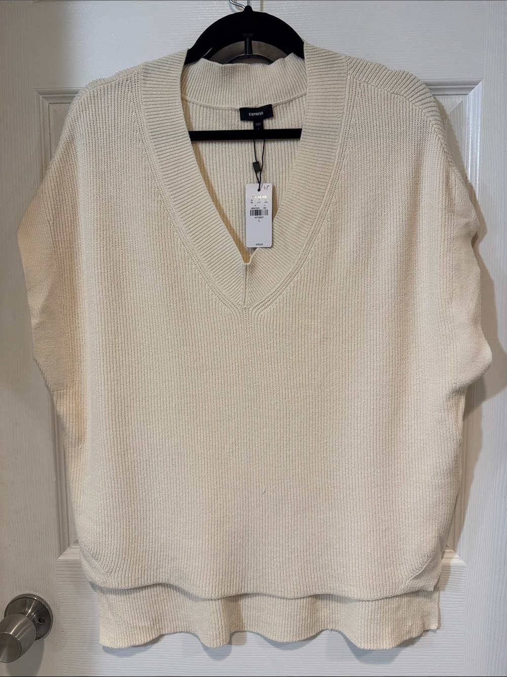 Express Cream V-Neck Ribbed Knit Sweater Top